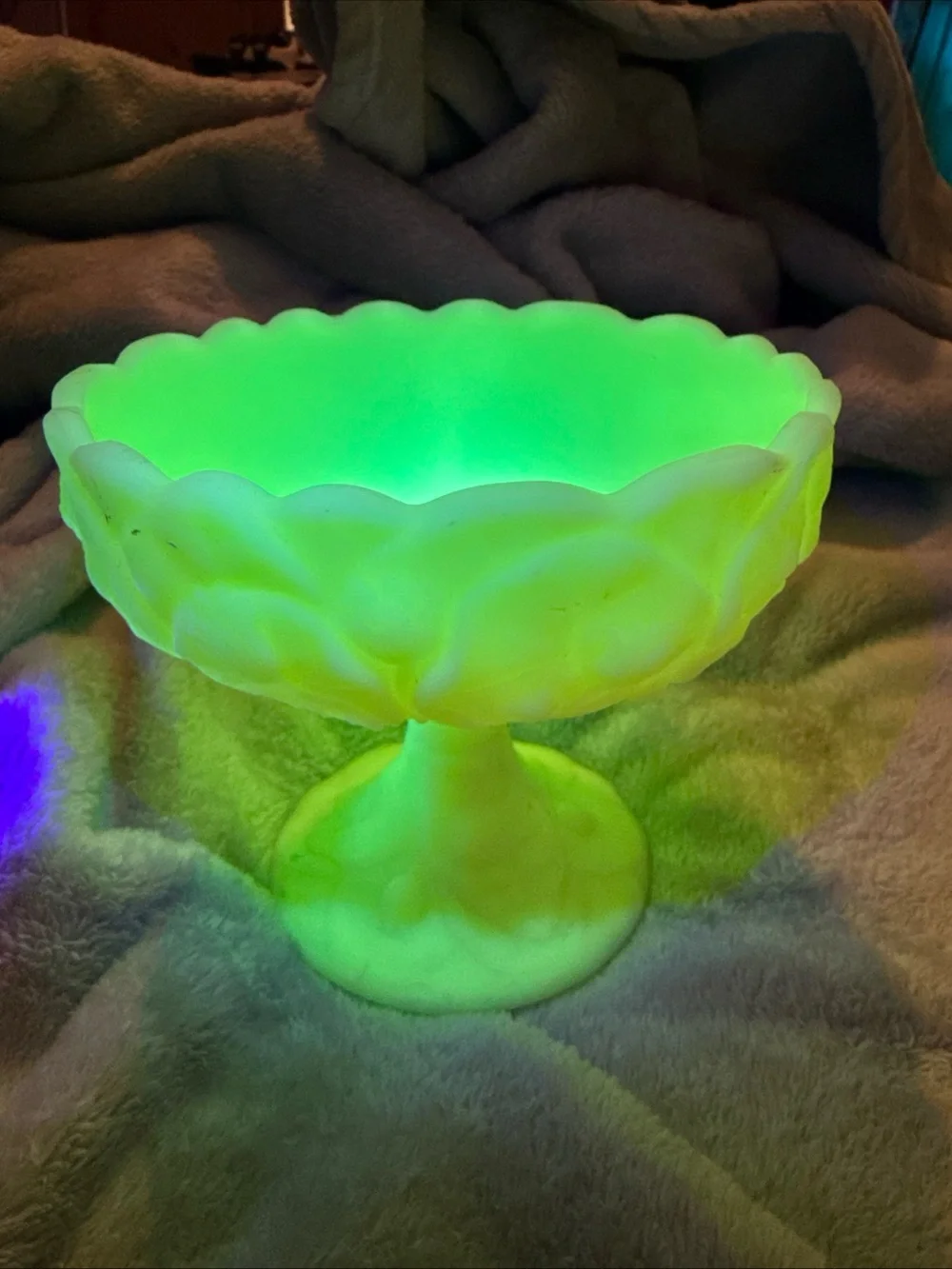 Fenton uranium candy dish